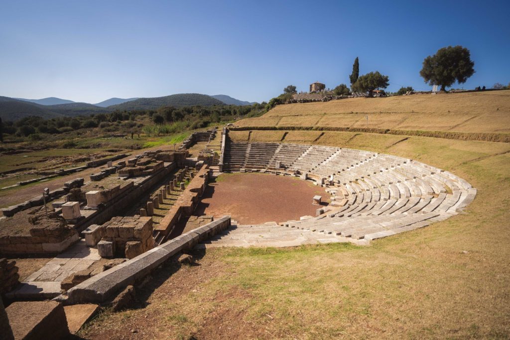 mesini ancient θεατρο